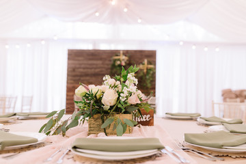 Floral decoration on the wedding table