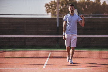 Man playing tennis