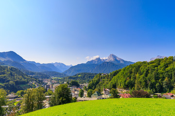 Fototapeta na wymiar Mount Watzmann and Berchtesgaden on a sunny day