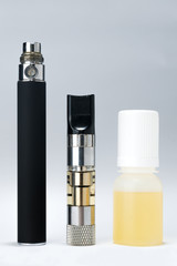 Electronic cigarette set: battery, atomizer and liquid