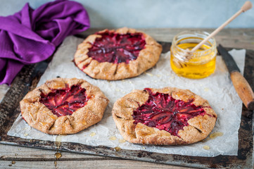 Wholemeal Plum Galettes with Honey