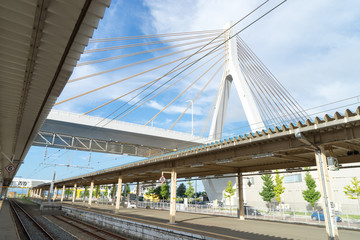 青森駅と青森ベイブリッジの風景