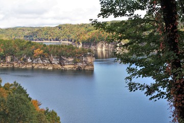 Fototapeta na wymiar Rock Autumn Lake