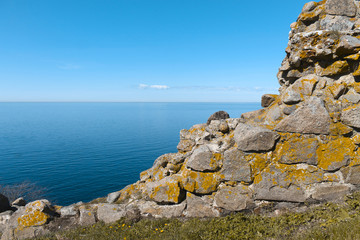 Mauer an der Westküste von Bornholm vor Hammershus