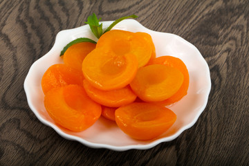 Canned apricots