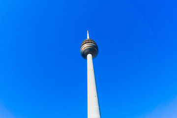 Fernsehturm von unten © pusteflower9024