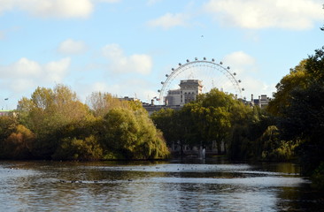 St. James' Park in London im Herbst