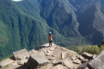 Naklejka premium Happy woman look on mountains