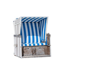 Strandkorb blau, weiß freigestellt