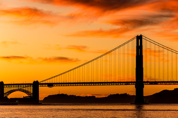 Fototapeta na wymiar Golden Gate Bridge Sonnenuntergang