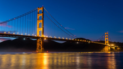 Fototapeta na wymiar Golden Gate Bridge blaue Stunde