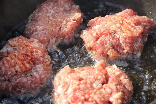 Rohe Frikadellen
