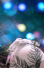 Obraz na płótnie Canvas White Christmas ball