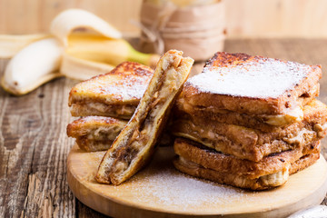 Peanut butter and banana french toasts