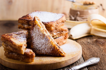 Peanut butter and banana french toasts