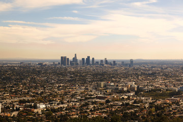 Fototapeta premium A view of Los Angeles skyline in daytime