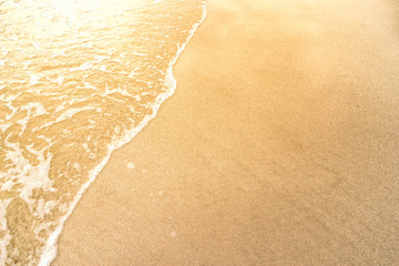 Welle und Blase am Strand © bank215