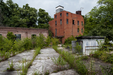 Fototapeta na wymiar Abandoned Old Louis Hunter Distillery - Kentucky