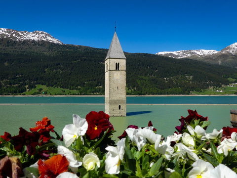 Wasserturm im Nauderssee