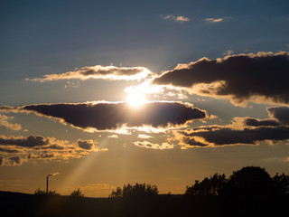 Sonnenspiel mit Wolken