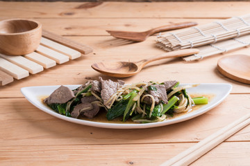 Stir-fried Pork Liver with Ginger and Spring Onions