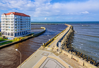 Hotel  Ostsee  Mole Hafen Gebäude Darlowko