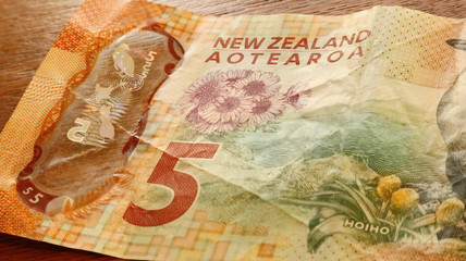 New Zealand Five Dollars Bill