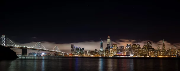 Zelfklevend Fotobehang Panoramische skyline van San Francisco & 39 s nachts © dietwalther