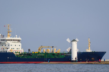 ASPHALT/BITUMEN TANKER - The ship enters port of Swinoujscie © Wojciech Wrzesień