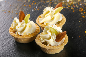 Tartlet with cheese cream