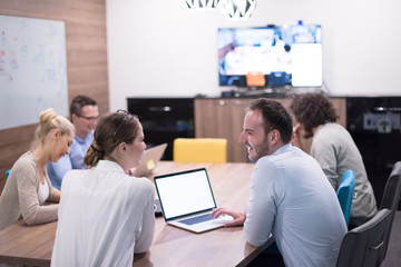 Fototapeta premium Startup Business Team At A Meeting at modern office building