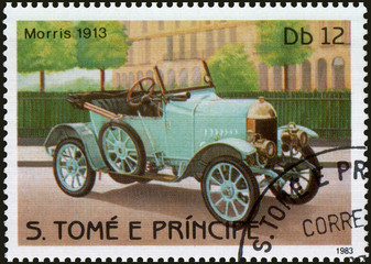 Fototapeta na wymiar Postage stamp printed in S.Tome e Principe shows image of the retro car Morris 1913 year of release