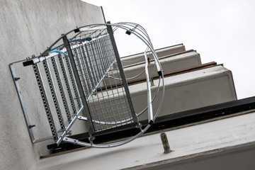 Selbstrettungsleiter an Fassade eines Wohnhauses