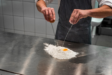 Jajko mąka na robienie ciasta