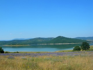 Fototapeta na wymiar beautiful lake in Bulgaria, the view from the road