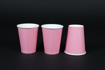 Gobelets en carton pour la fete © Studio23