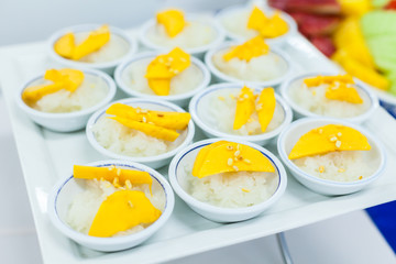Mango Sticky Rice with sesami