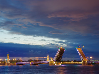 Fototapeta na wymiar panoramic view of the open Palace bridge, Neva river, Saint-Petersburg, Russia