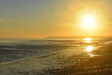 Obraz premium Normans Bay Uk, at low tide, late afternoon