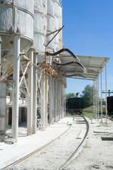 Fototapeta na wymiar Railway near the plant