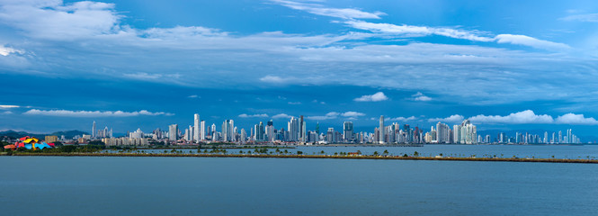 Obraz na płótnie Canvas Panama City panorama from sea