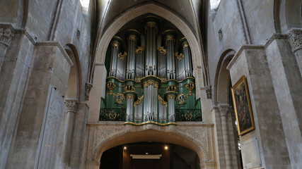 Iglesia Santa Cruz en Burdeos, Francia