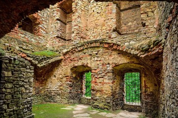 Fototapeta premium Beautiful castle ruins. Old Lipowiec castle in Babice, Poland.