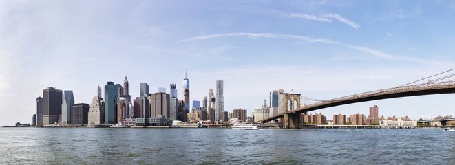Fototapeta premium Panoramic view at Brooklyn Bridge view and Manhattan skyline, USA