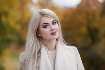Naklejka premium elegant young woman