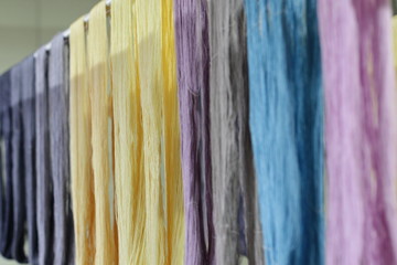 帯の絹糸