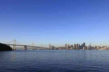 Fototapeta na wymiar トレジャー島から望むサンフランシスコ街並み