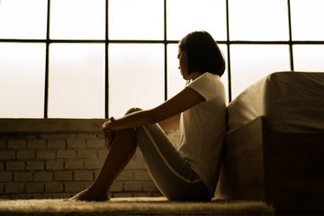 Asian women She is alone And feel lonely