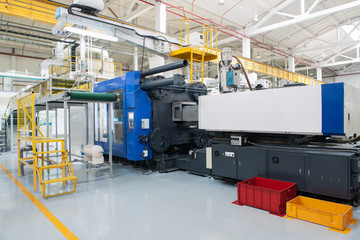 Press machine pours in the form of auto lights. Plant for the production of car headlights