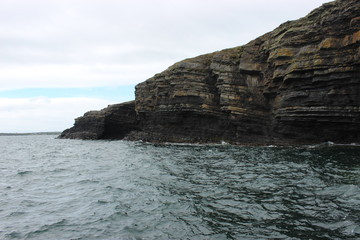 Fototapeta na wymiar Cliffs and water